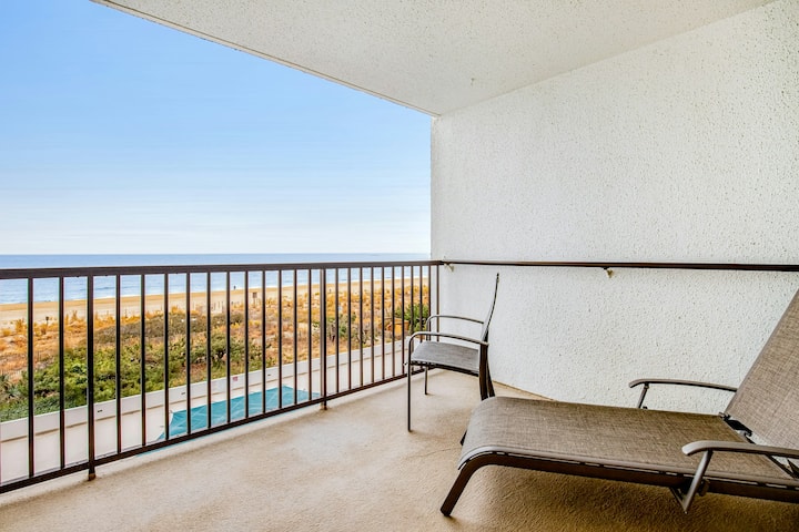 Oceanfront Pyramid Condo: Beach Views & Pool - Fenwick Island, DE