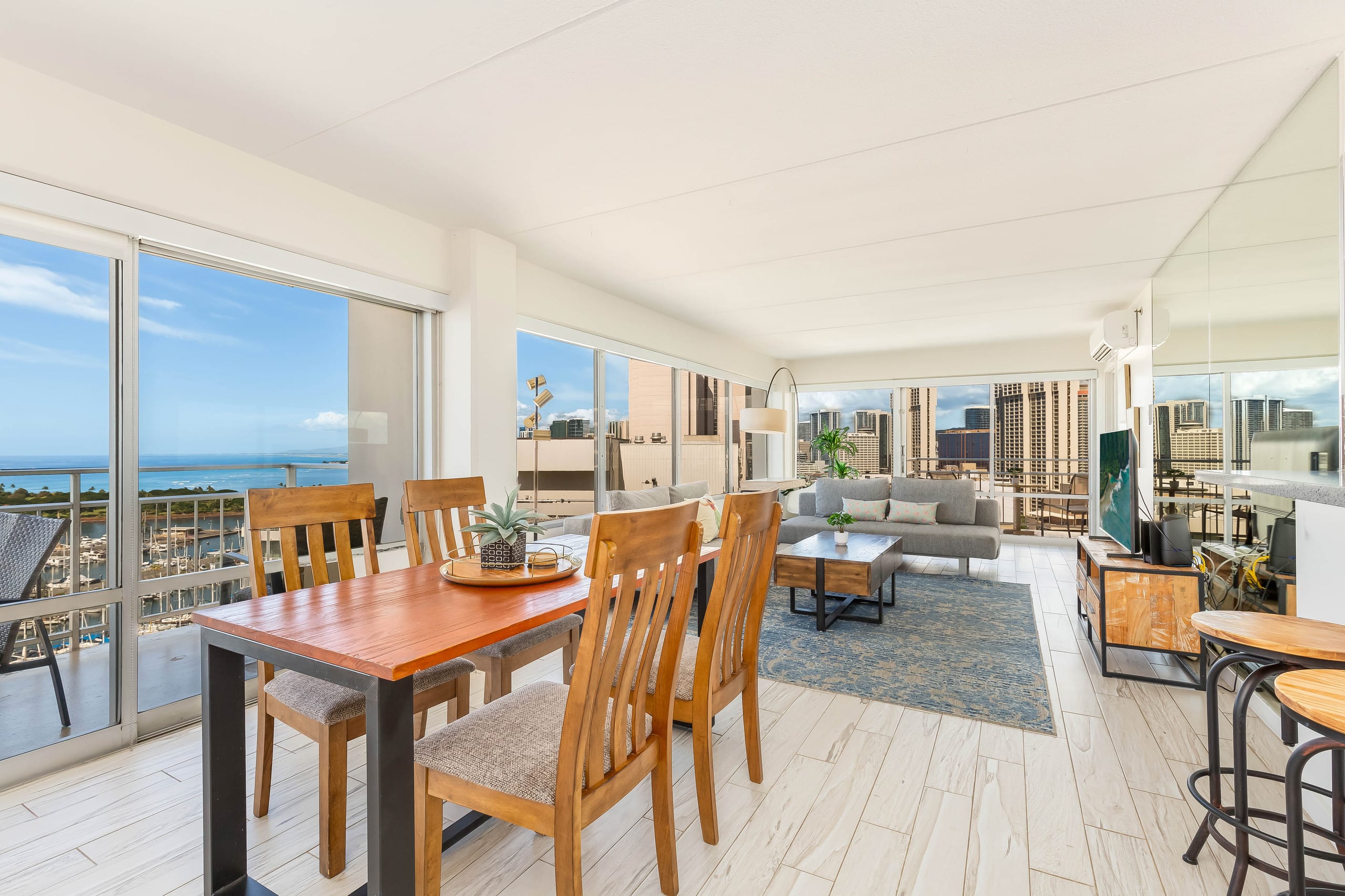 Ocean-Sunset Views Condo Steps Away from the Beach - Image 20