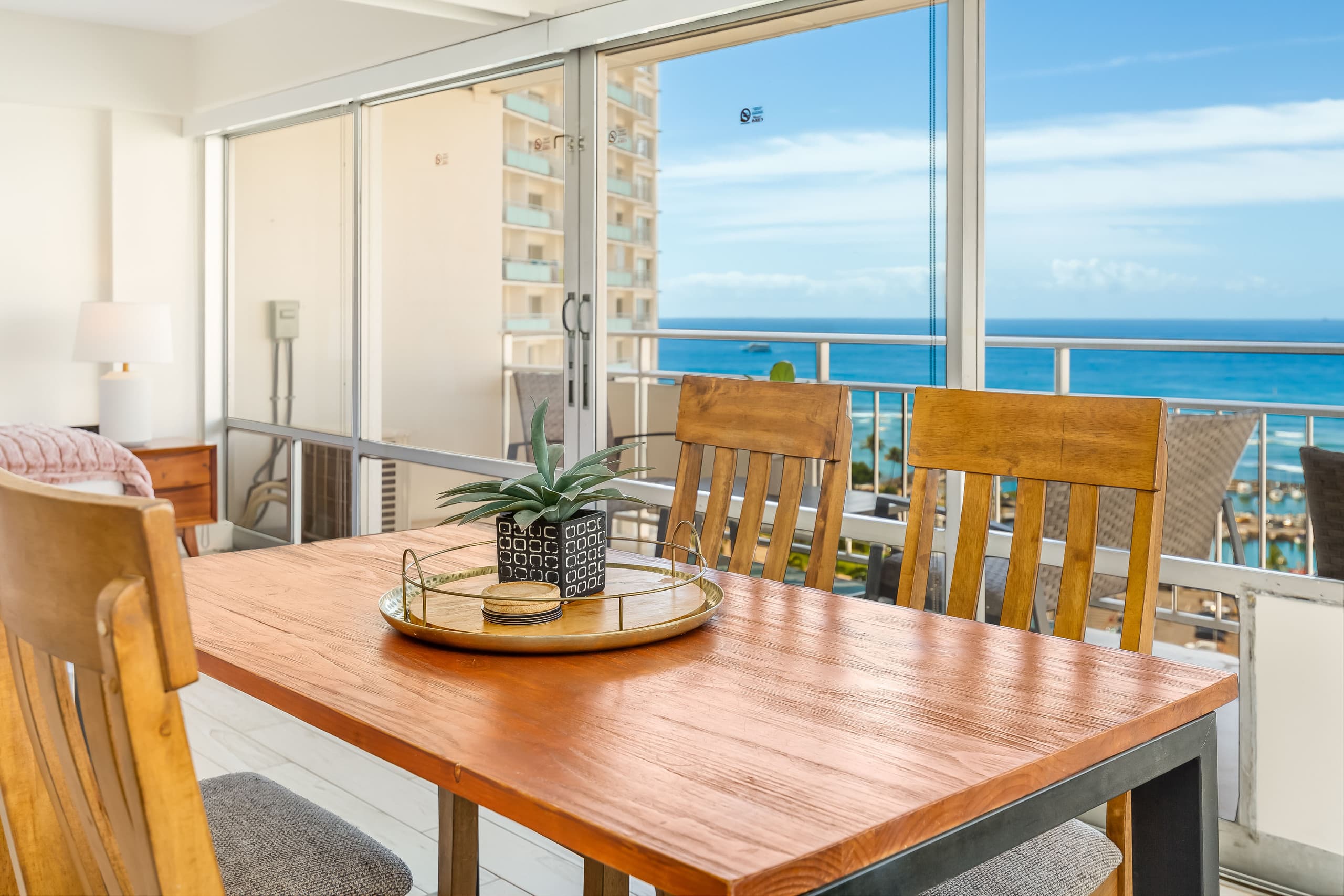 Ocean-Sunset Views Condo Steps Away from the Beach - Image 17