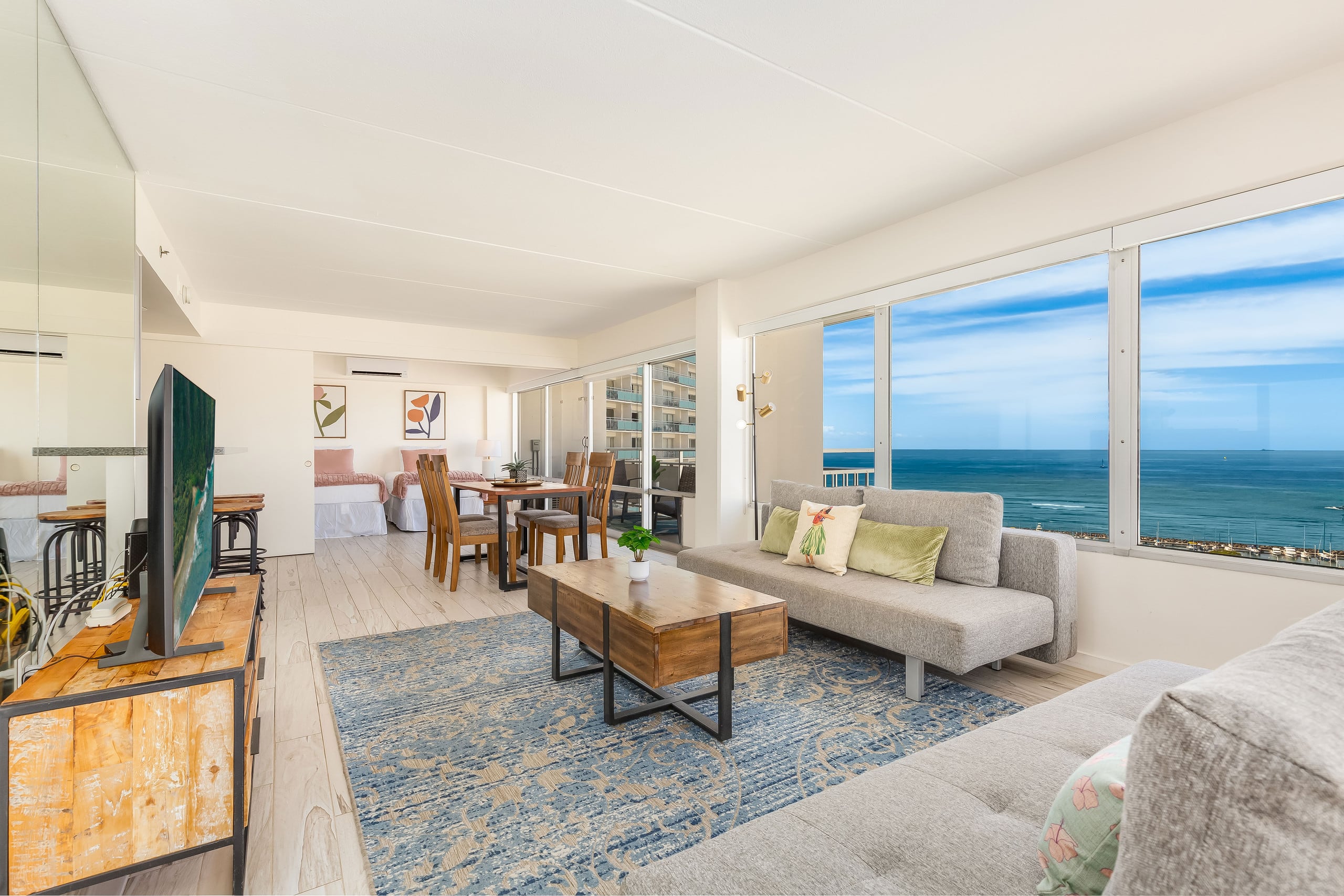 Ocean-Sunset Views Condo Steps Away from the Beach - Image 8