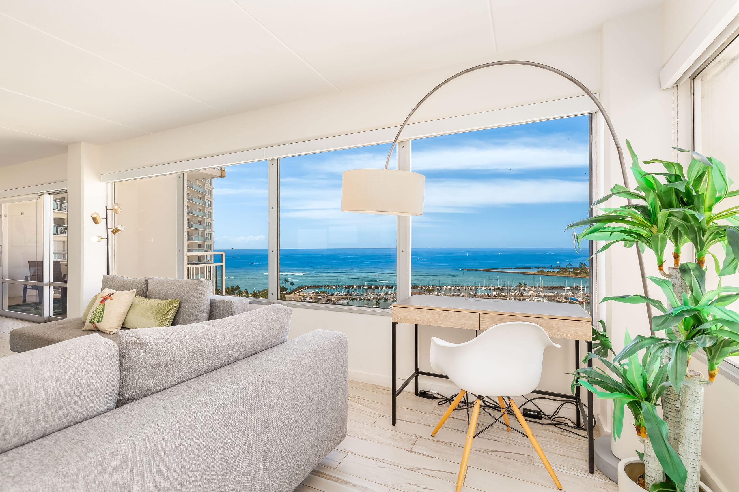 Ocean-Sunset Views Condo Steps Away from the Beach - Image 7