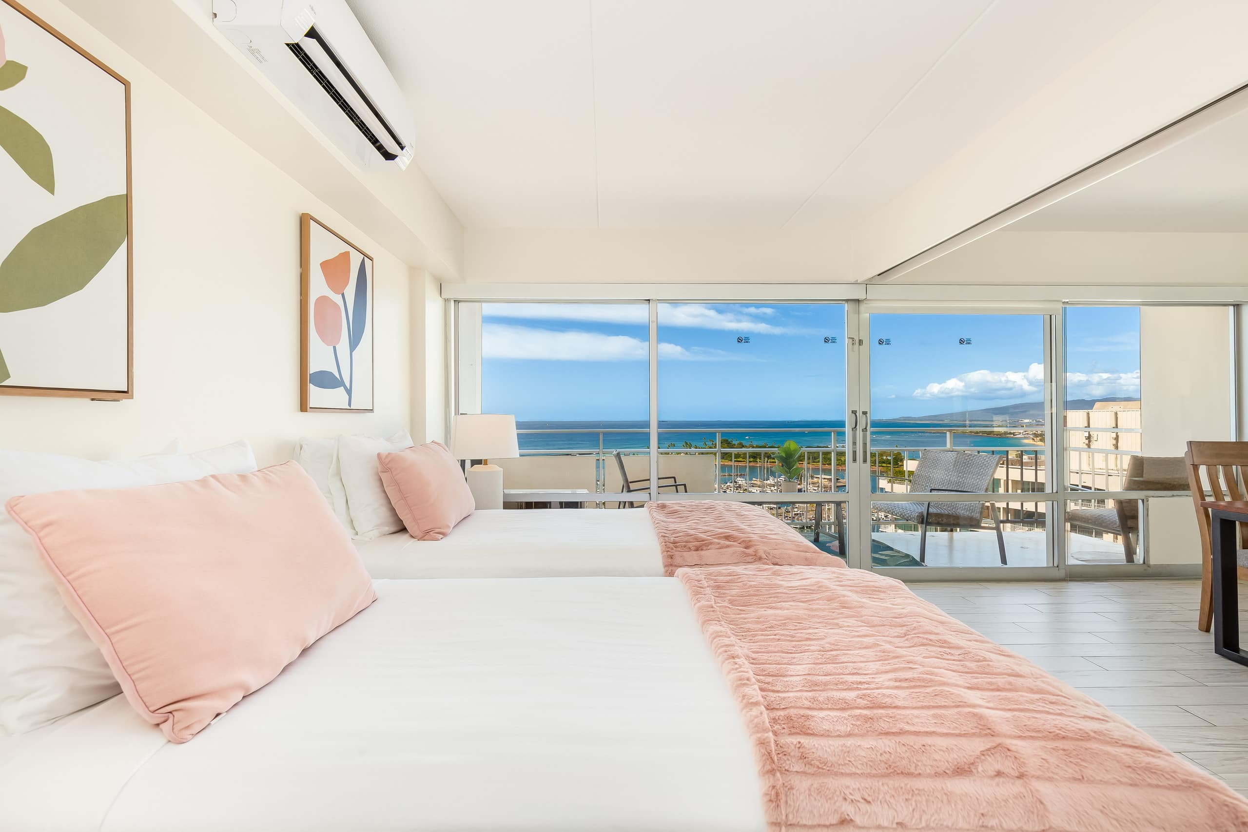 Ocean-Sunset Views Condo Steps Away from the Beach - Image 3