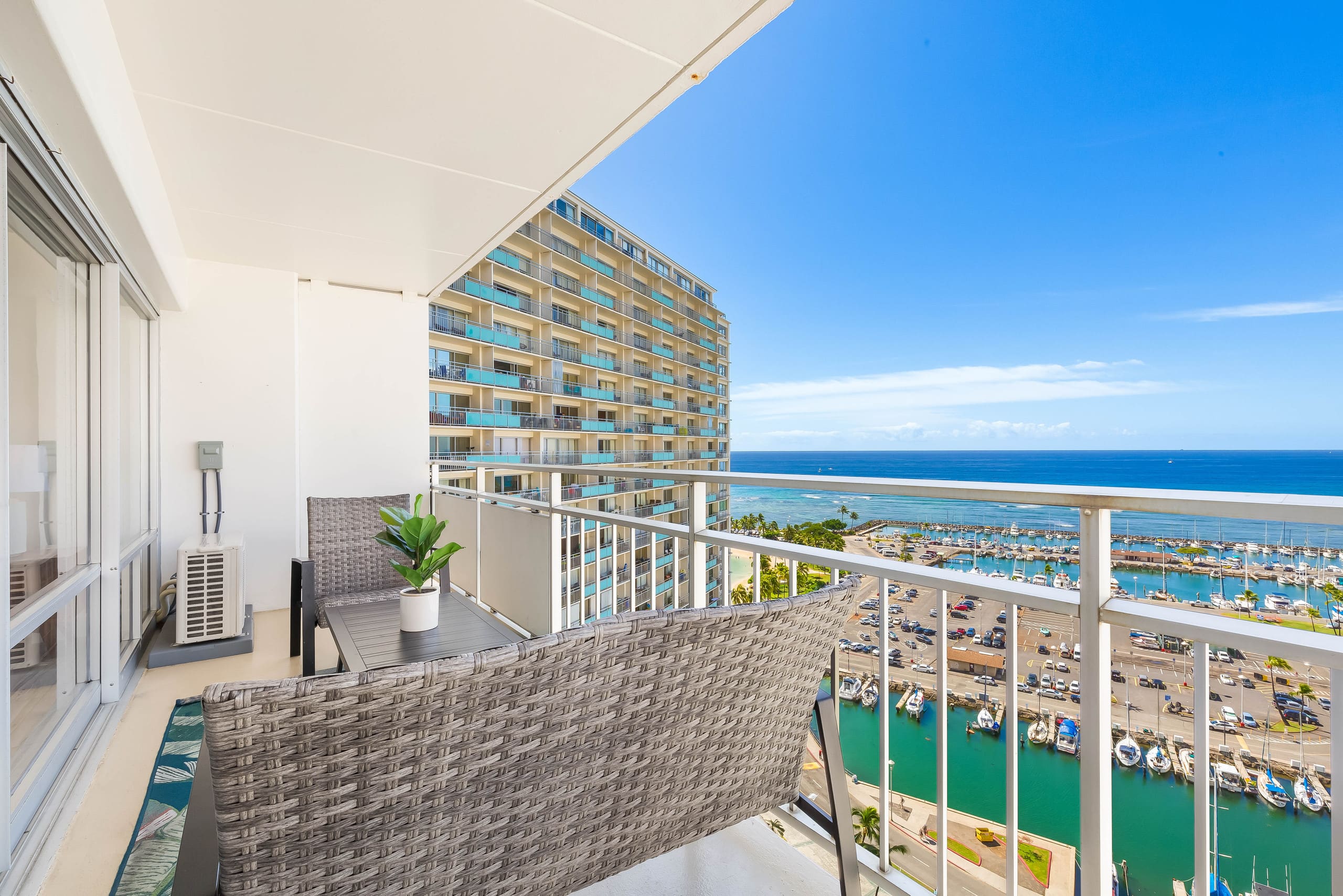 Ocean-Sunset Views Condo Steps Away from the Beach - Image 36