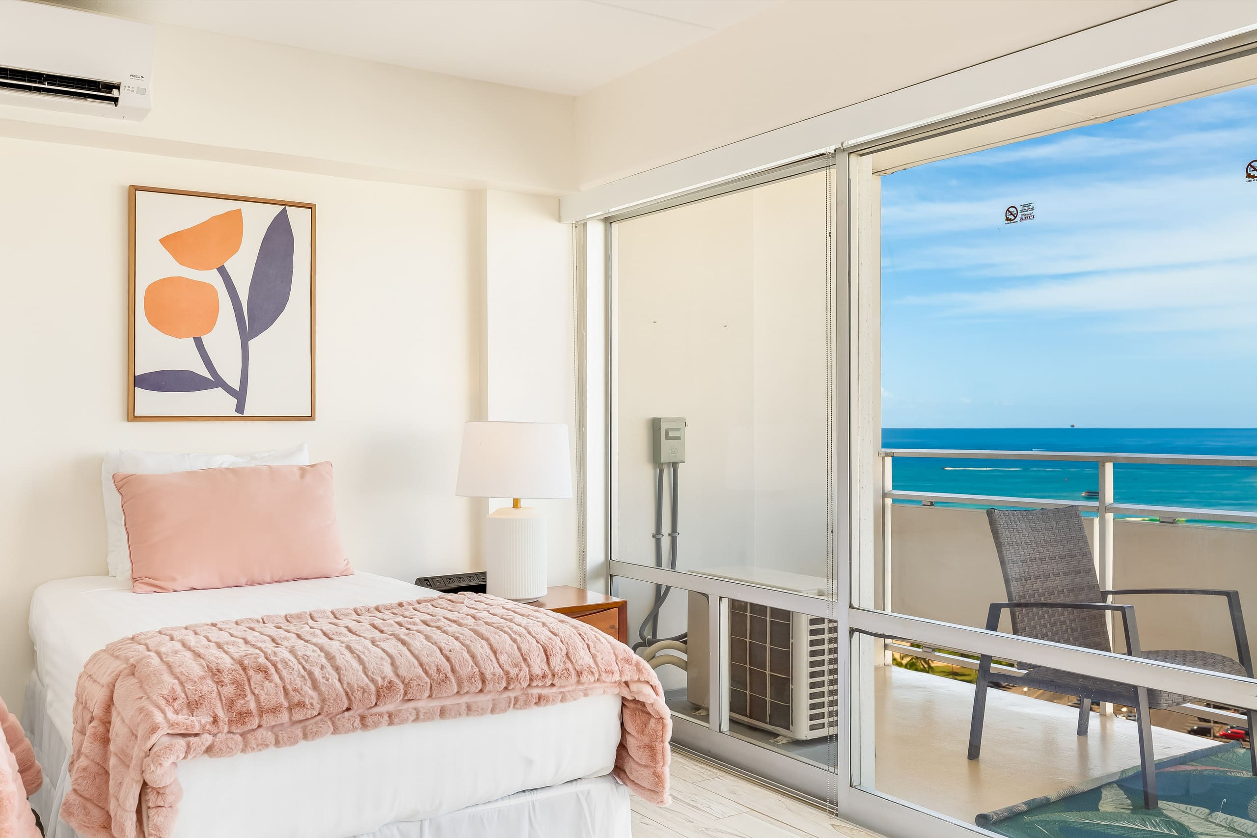 Ocean-Sunset Views Condo Steps Away from the Beach - Image 26