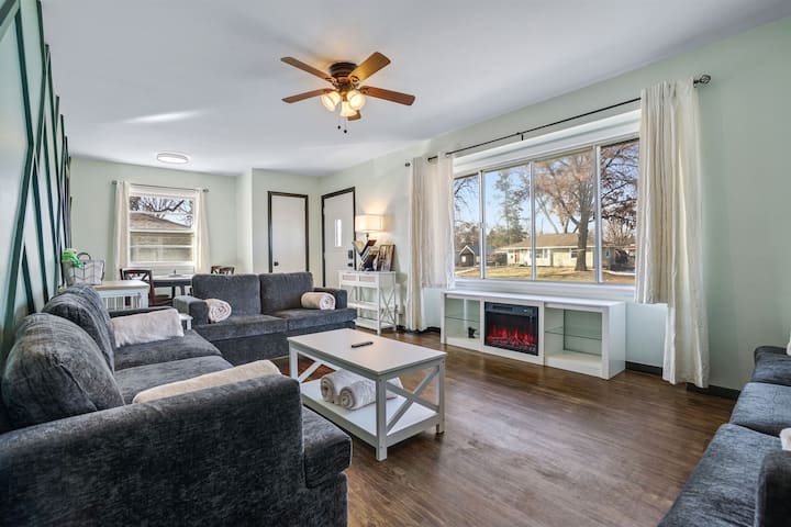 4br Near Moa & Msp | Game Room + Fenced Yard, Grou - Bloomington, MN