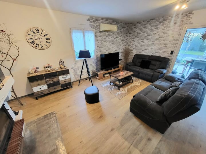 Maison Avec Piscine, 3 Chambres, 6 Personnes - Jardin Massey