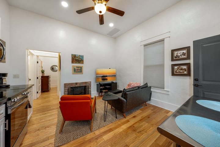 Charming & Cozy | Historic Duplex | 1 Br 1 Ba - Tucson, AZ