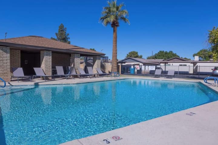 Cozy Townhouse With Community Pool, Heart Of Tempe - Tempe, AZ