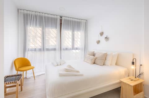 Anuncio de Airbnb popular: Girasol – Spacious Stay Near Valencia Center en Rascanya