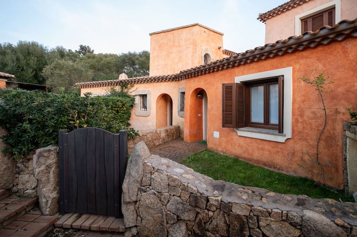 Perlacea  Apartment With Garden And Sea View - Golfo Aranci