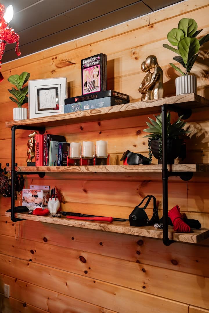 NEW! Fifty Shades Themed-Honeymoon Cabin