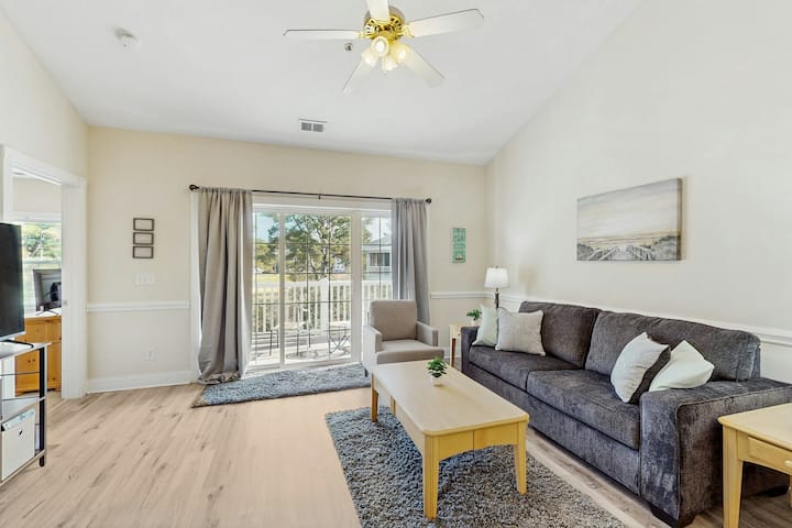 2br Condo W/balcony, W/d, Pool - Close To Beach - Myrtle Beach, SC