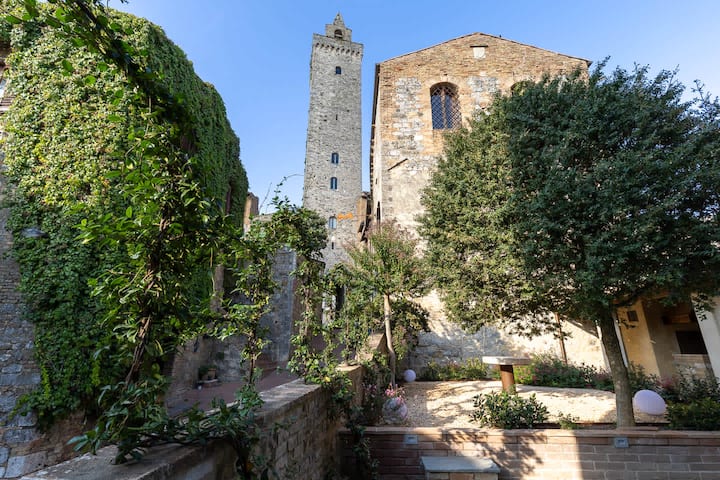 Centre Historique · 3ch/3sdb + Extérieur Privé - San Gimignano