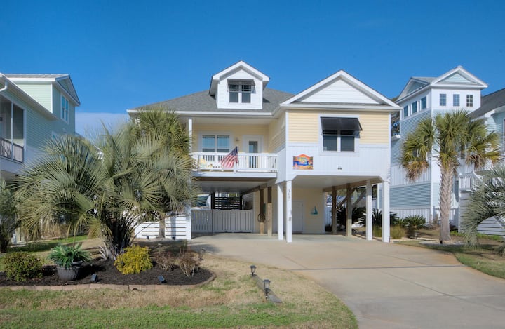 Playing In The Sand: Beachwalk With Hot Tub - Oak Island, NC