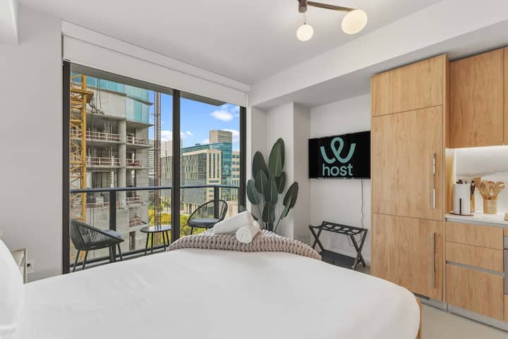 Studio Near Bayside Market | Pool & Sauna - Miami