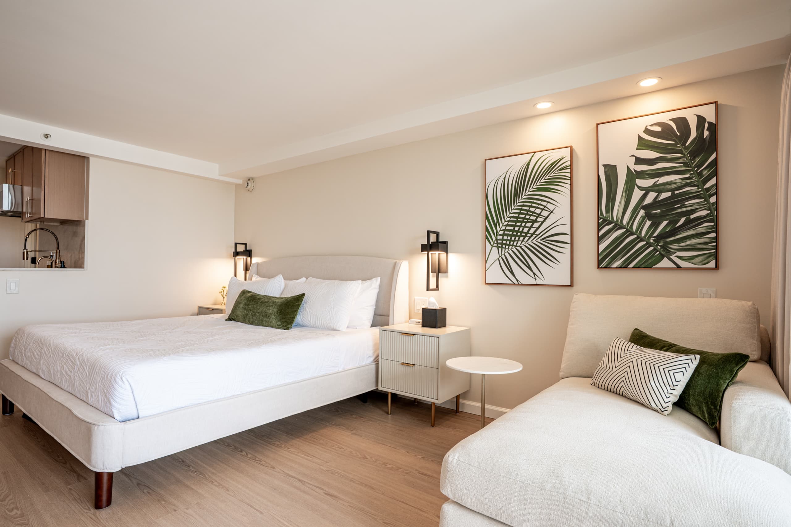 Newly Renovated, 39FL Chic Studio w/ Ocean Views - Image 7