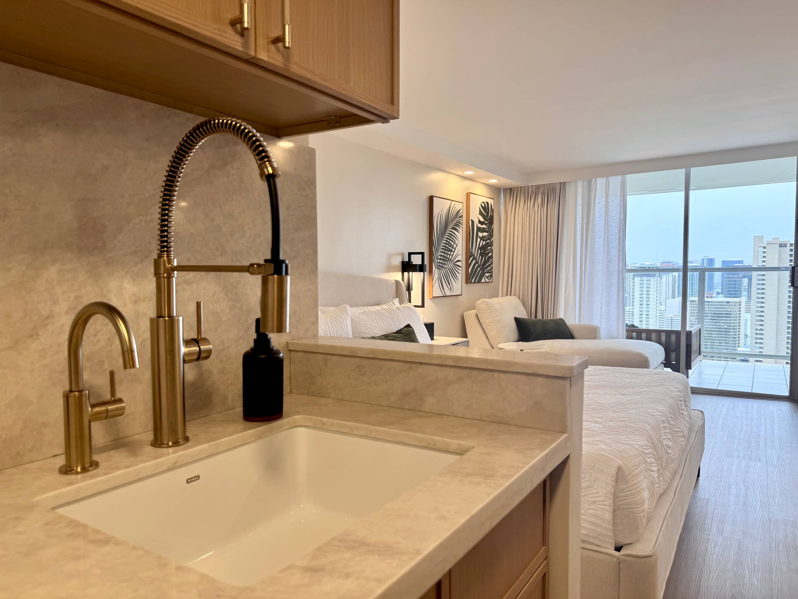 Newly Renovated, 39FL Chic Studio w/ Ocean Views - Image 14