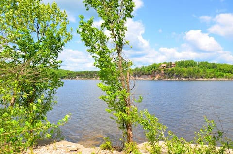 Newton Lake Lodge