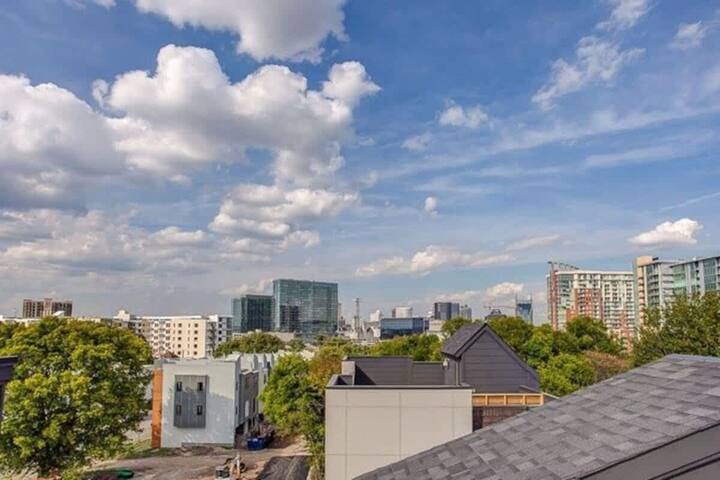 6 BR Gulch Homes, Garages, Rooftops, Walk to Gulch gallery image 5