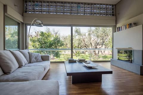 Studio Rio: Unique residence w/ garden and garage