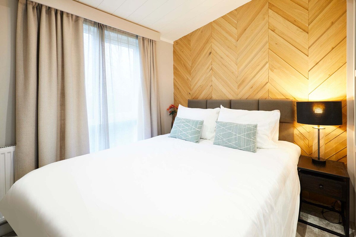 Kingfisher Lodge, Amotherby – hostiteľ a pobyt