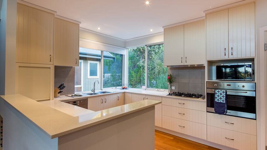 Sky View—Elevated Estate with Resort-Style Pool gallery image 5