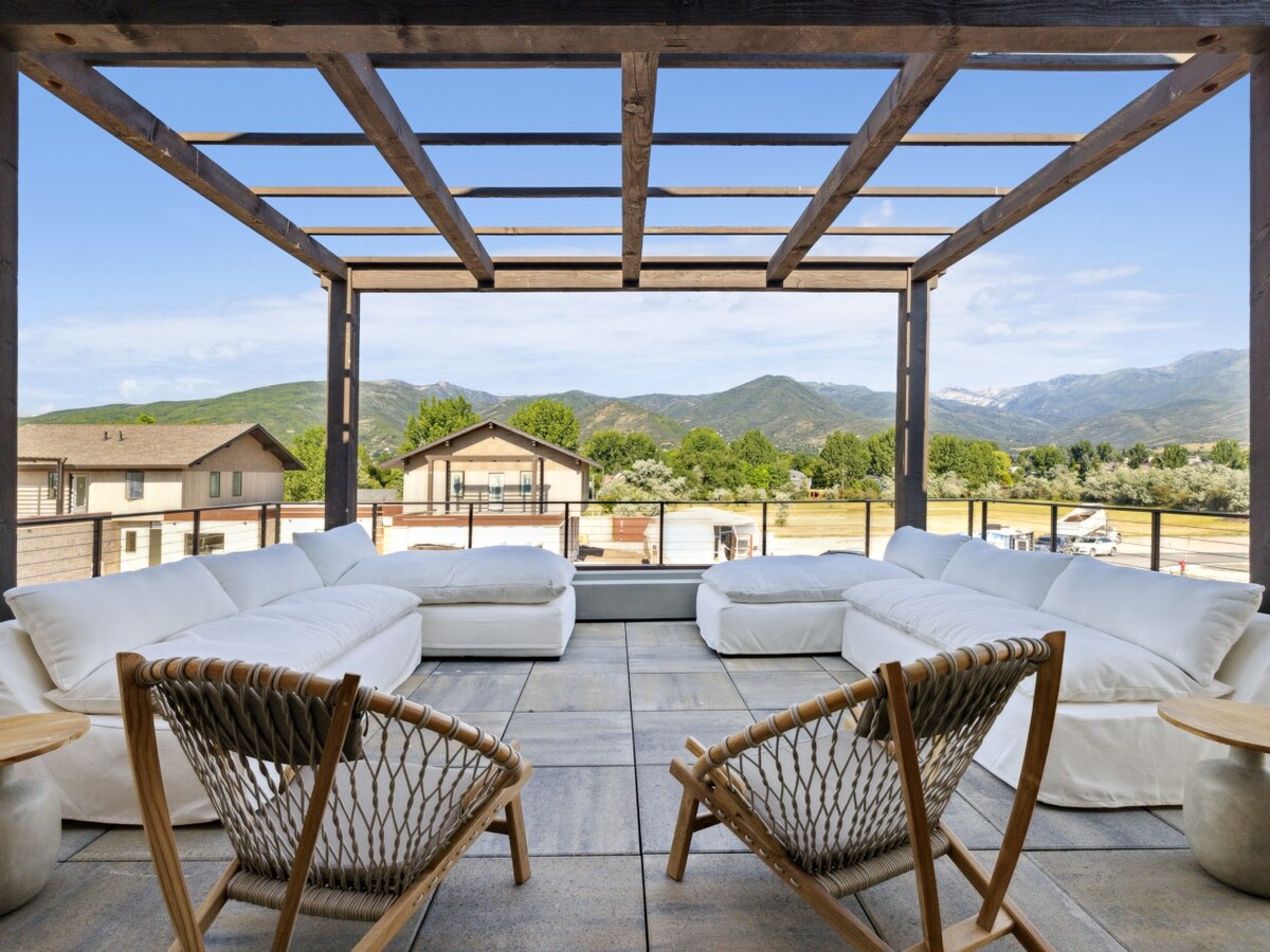 Modern Mountain Retreat