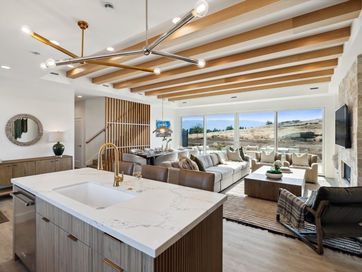 Modern Mountain Retreat