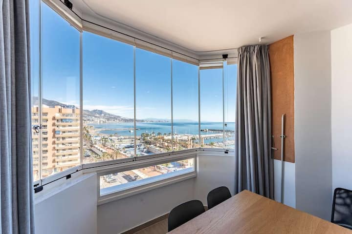 Seaview Apartment With Wifi, Steps To Beach - Fuengirola