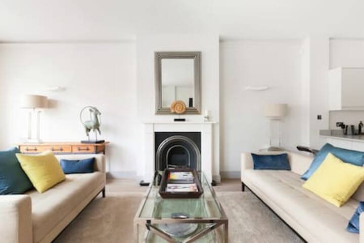 Modern & Stylish 2bed/2bath close to Kings Road gallery image 2