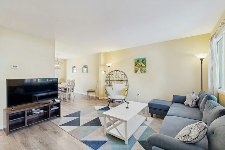 Bethany Pines Townhome Shared Pool Near Beach - Bethany Beach, DE