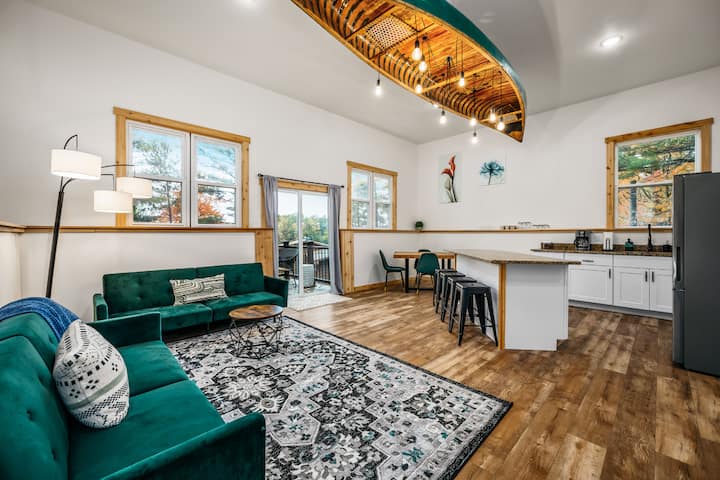 Updated! Spiderlakeloft | Sauna | Beach | No Bunks - Traverse City, MI