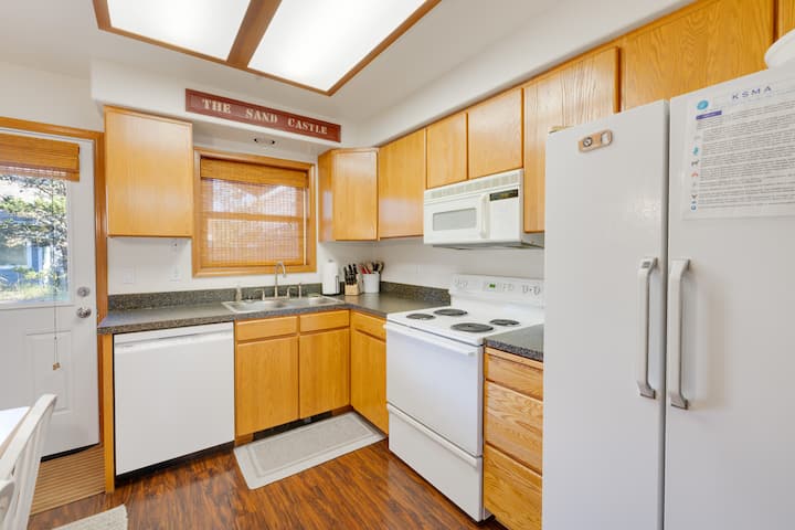 Sandys 808 – Steps To Beach, Perfect Retreat! - Pacific City, OR