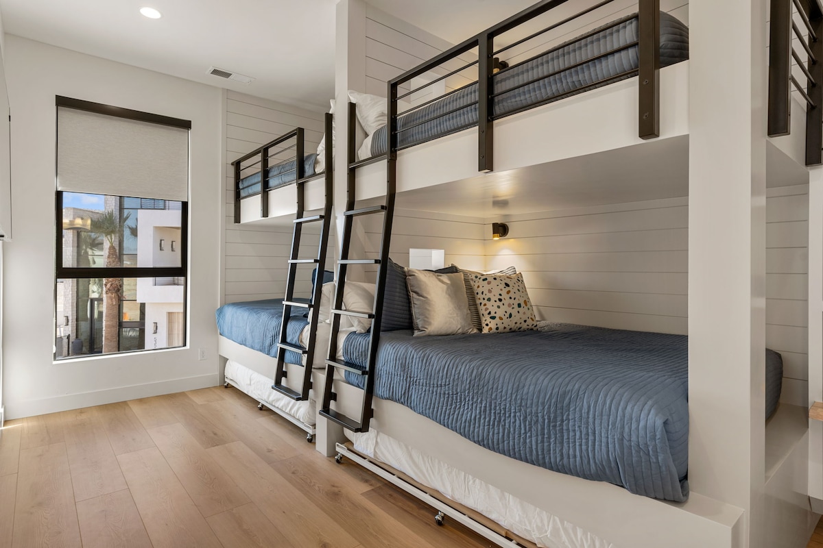 2 tweepersoonsbedden/queen stapelbedden + 2 eenpersoonsbedden