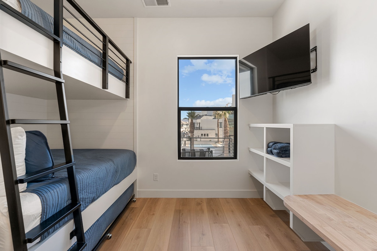 2 tweepersoonsbedden/queen stapelbedden + 2 eenpersoonsbedden