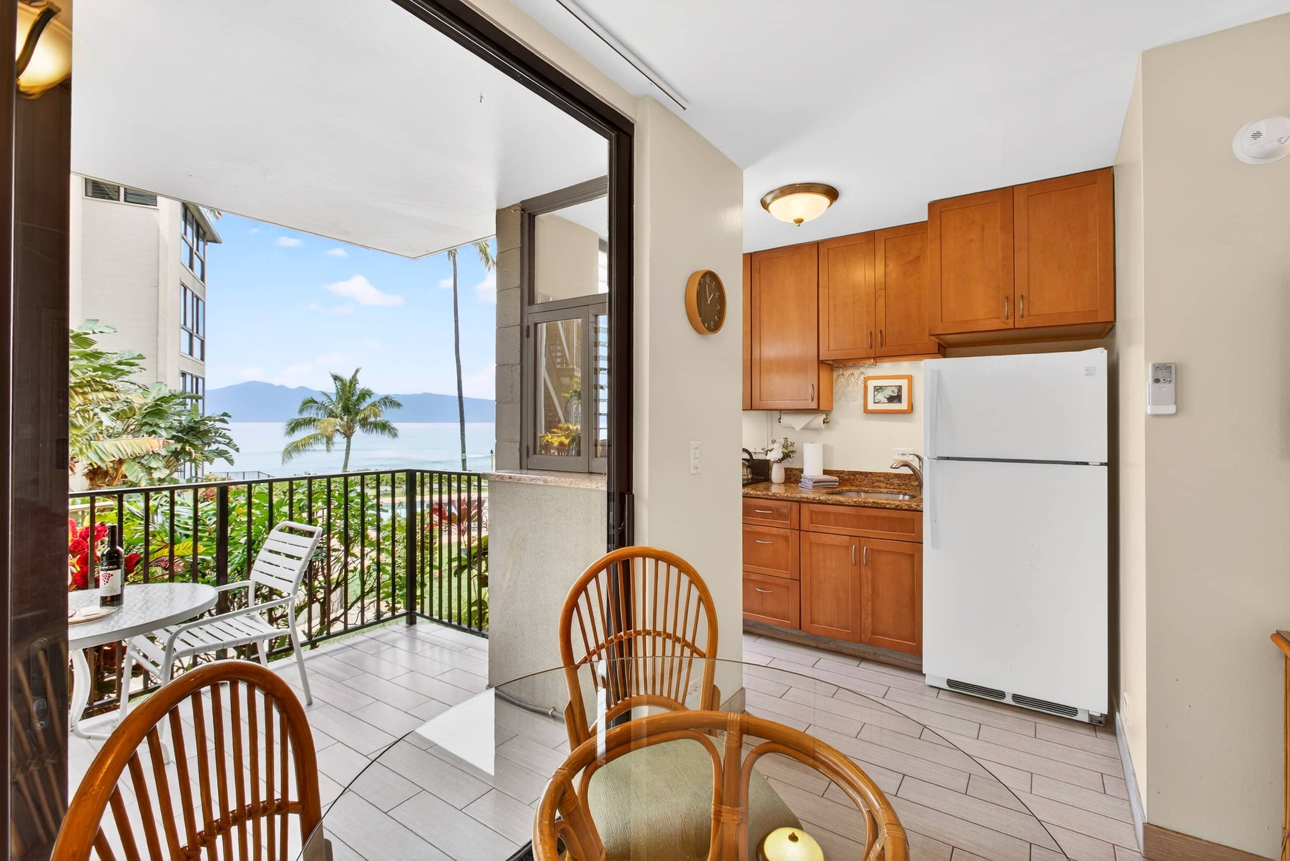 Gorgeous New Seaside Studio Retreat - Image 10