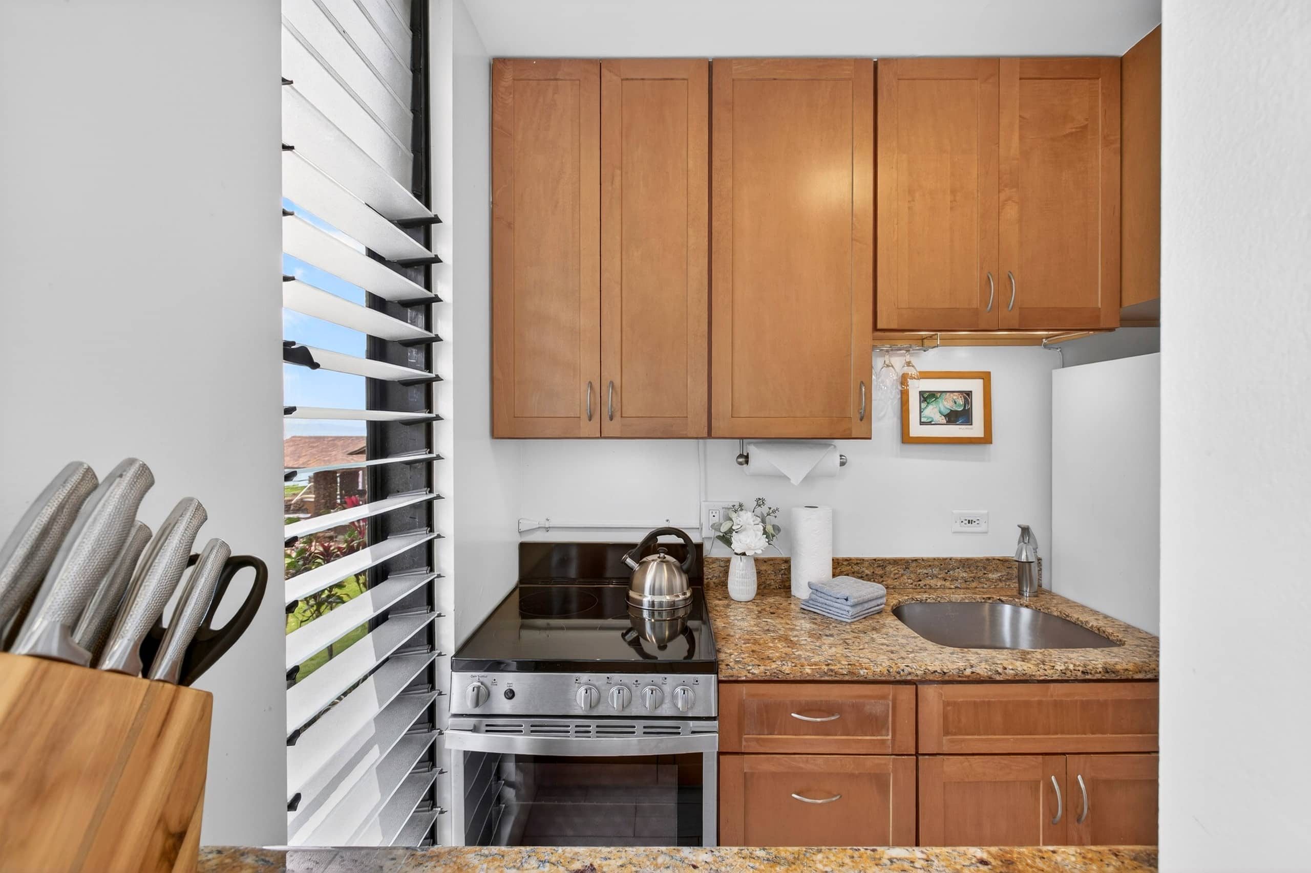 Gorgeous New Seaside Studio Retreat - Image 19
