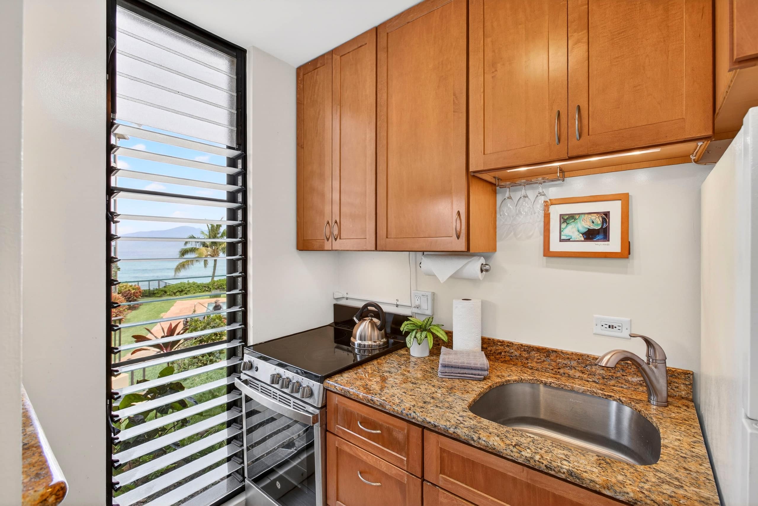 Gorgeous New Seaside Studio Retreat - Image 17