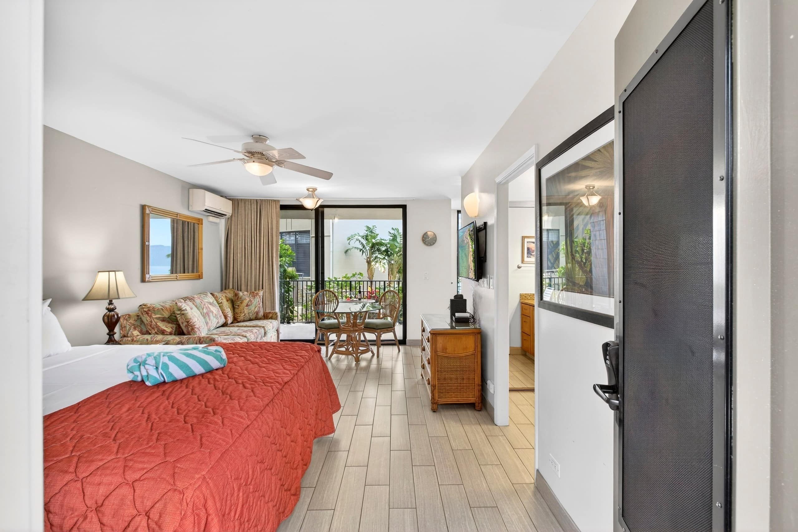 Gorgeous New Seaside Studio Retreat - Image 8