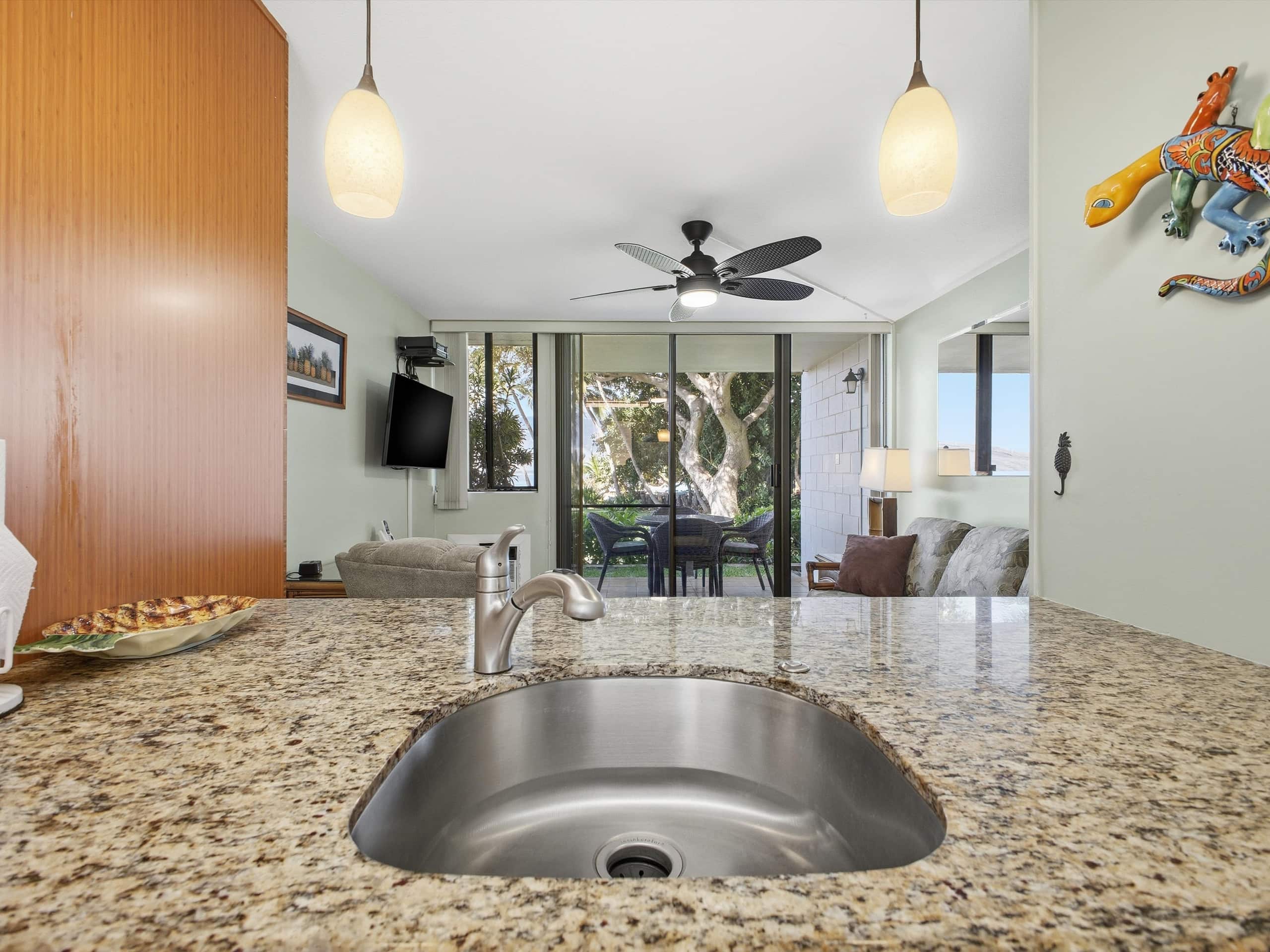 Direct Beachfront Living in South Maui - Image 10