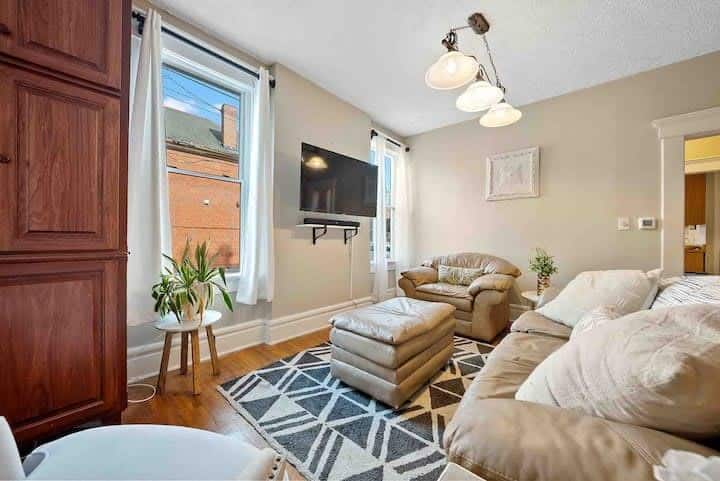 The Village Townhouse - 3 Bedrooms W/ Extra Beds - Columbus, OH