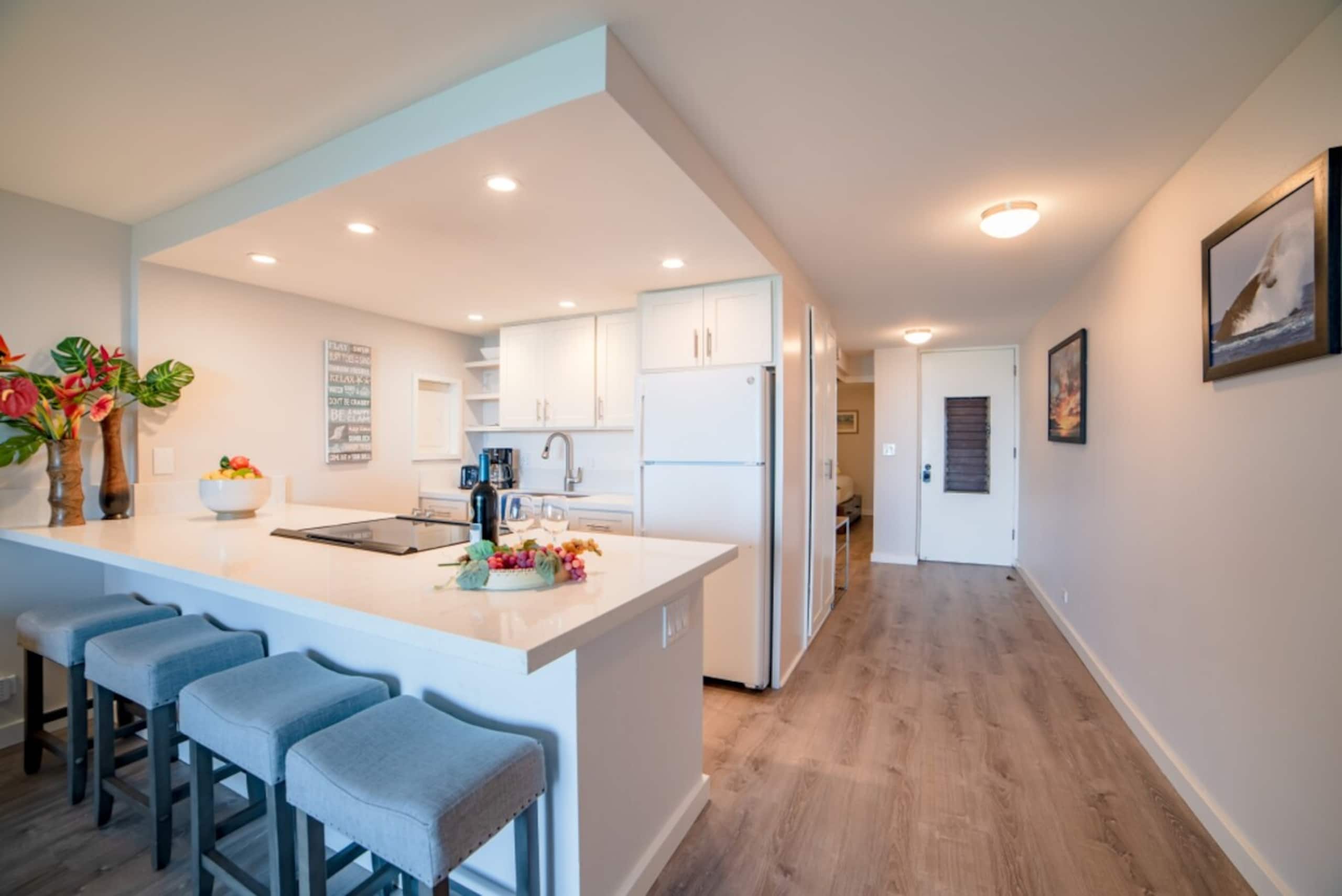 Condo in Lahaina · ★4.33 · 1 bedroom · 2 beds · 1 private bath - Image 8