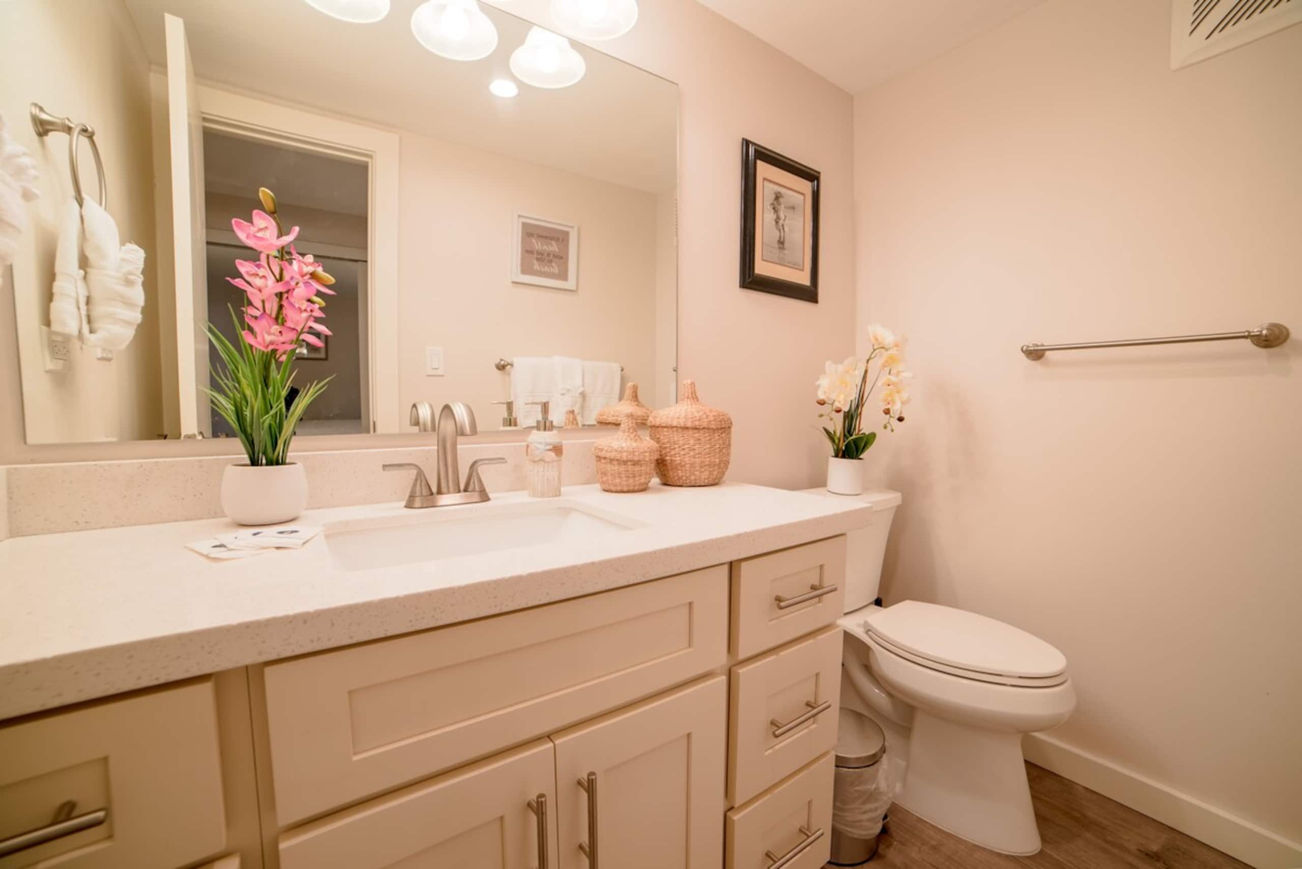 Condo in Lahaina · ★4.33 · 1 bedroom · 2 beds · 1 private bath - Image 16
