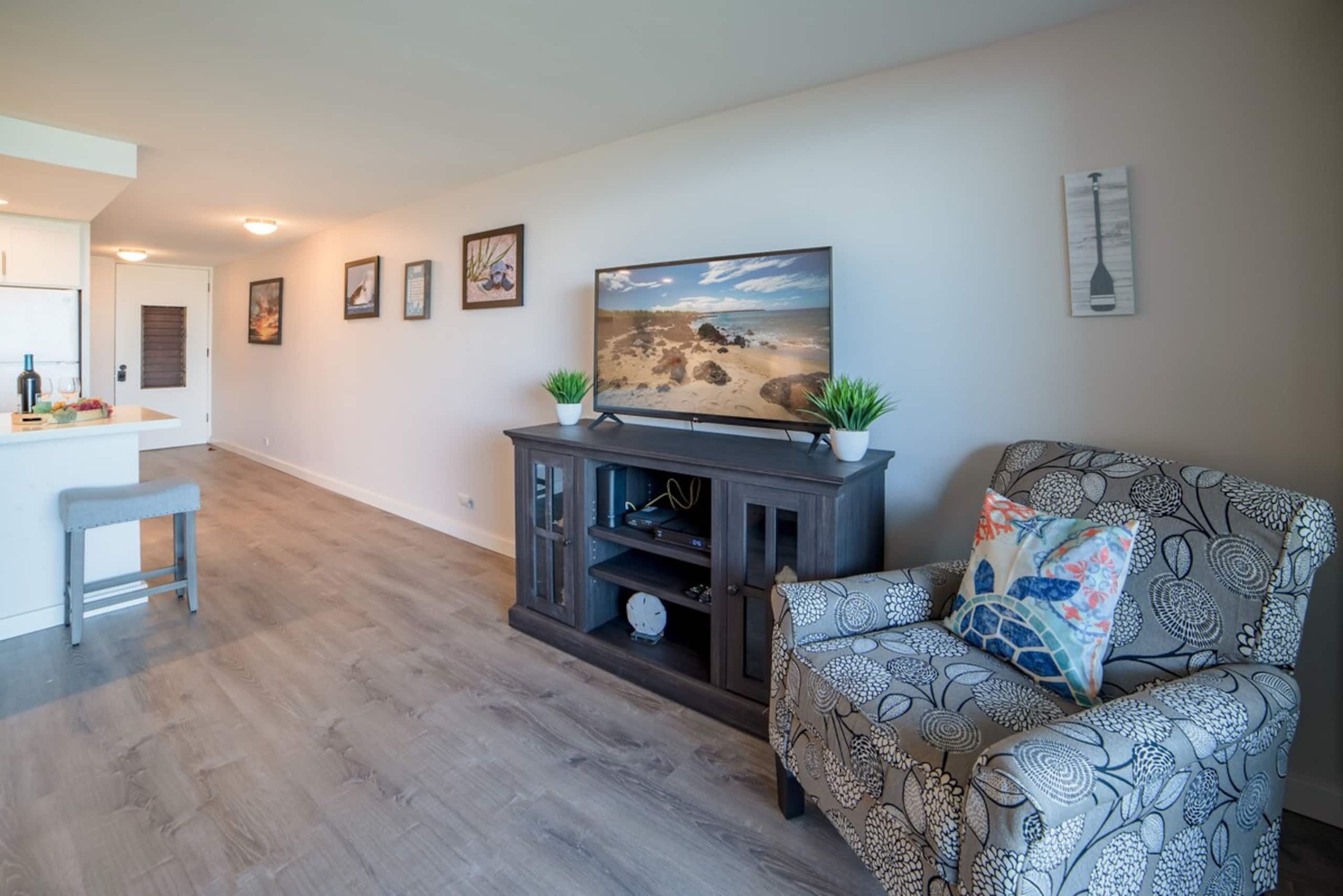 Condo in Lahaina · ★4.33 · 1 bedroom · 2 beds · 1 private bath - Image 5