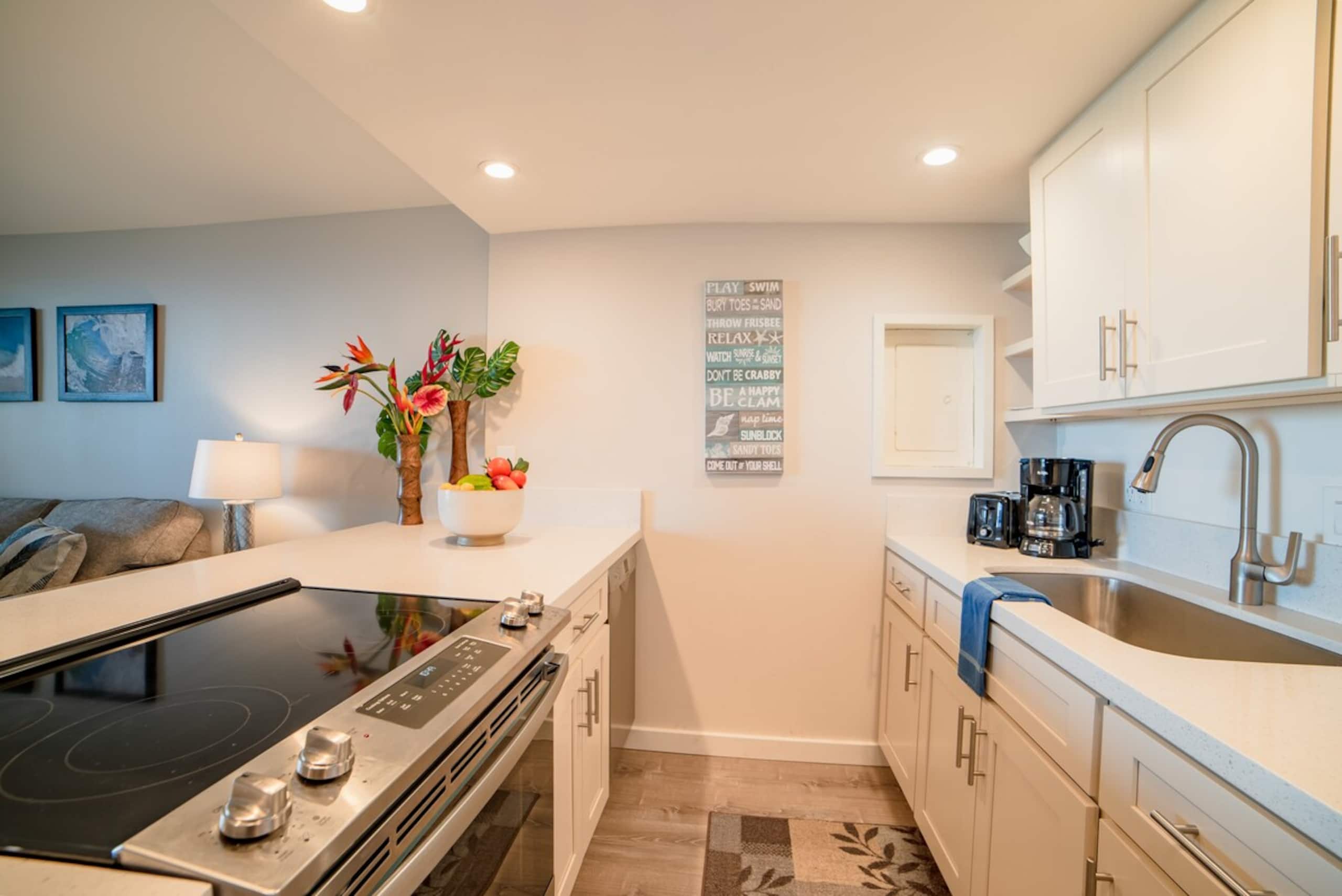 Condo in Lahaina · ★4.33 · 1 bedroom · 2 beds · 1 private bath - Image 11
