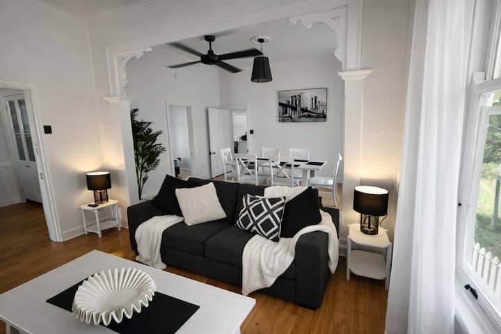 Family Retreat Near Stadium • Pets Welcome - Townsville