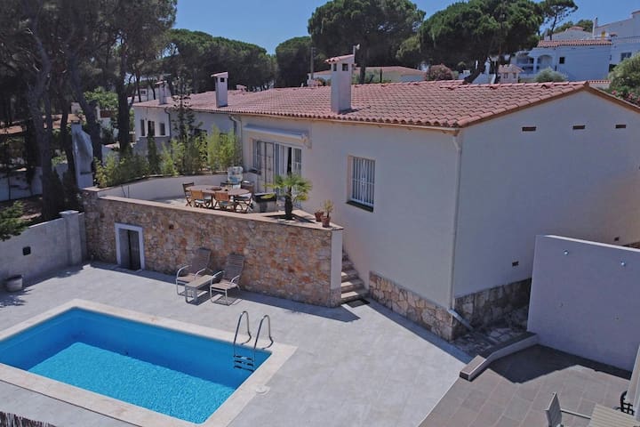 Holiday home Bel Coll 8p airco pool and views