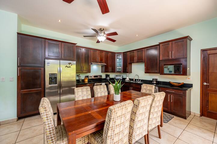 Las Brisas 1-1 • 3BR Condo Steps to Beach 6 Guests