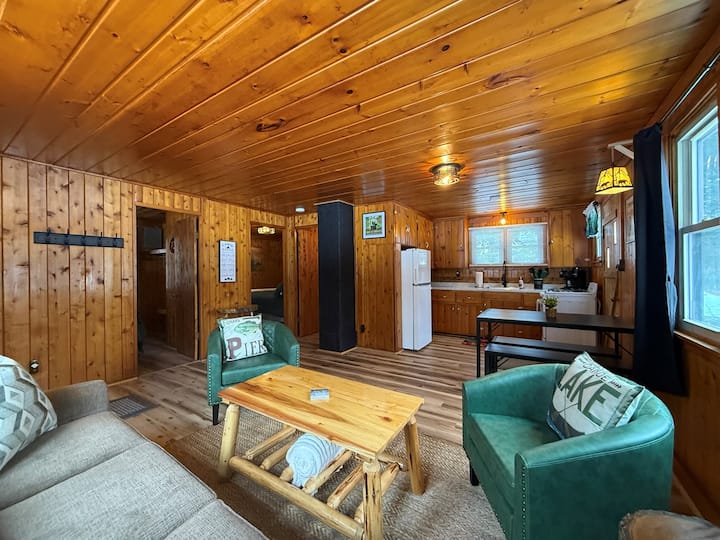 Riverfront,dog Friendly,walk To Dwtn And Park W/ B - Torch Lake, MI