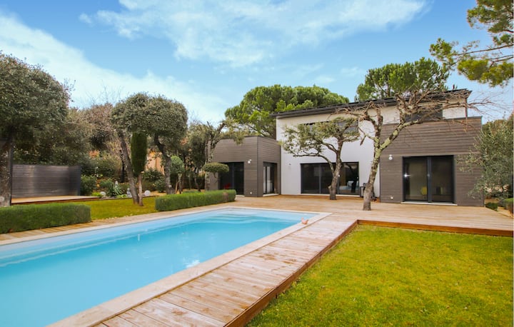 Stunning Home In Suze La Rousse - Suze-la-Rousse